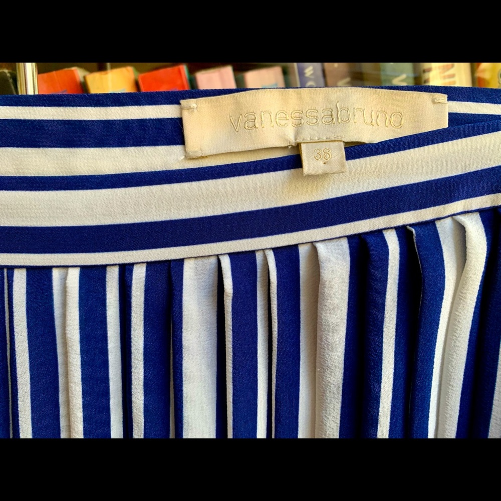 NWOT Vanessa Bruno silk mini skirt FR38/US6 - Picture 2 of 4